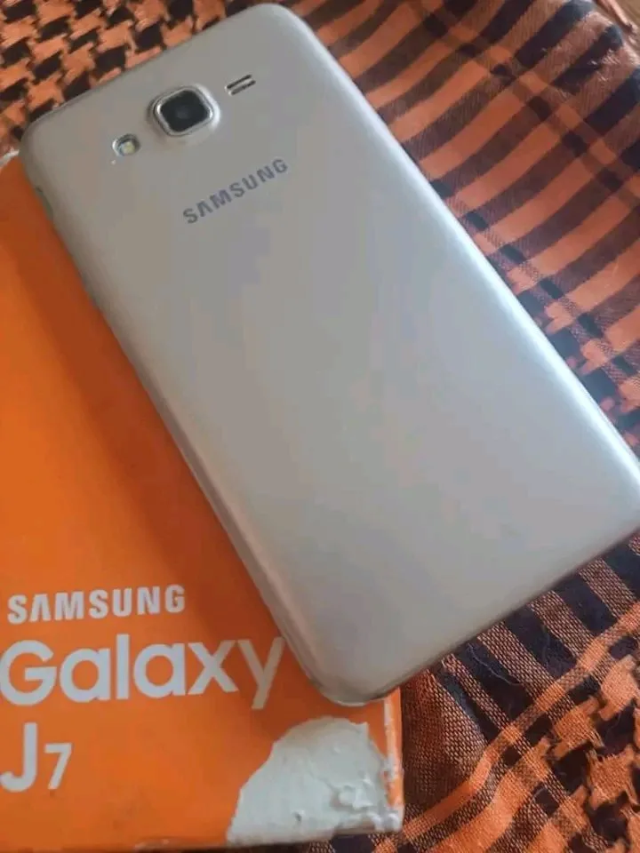 هاتف للبيع في الحسكة