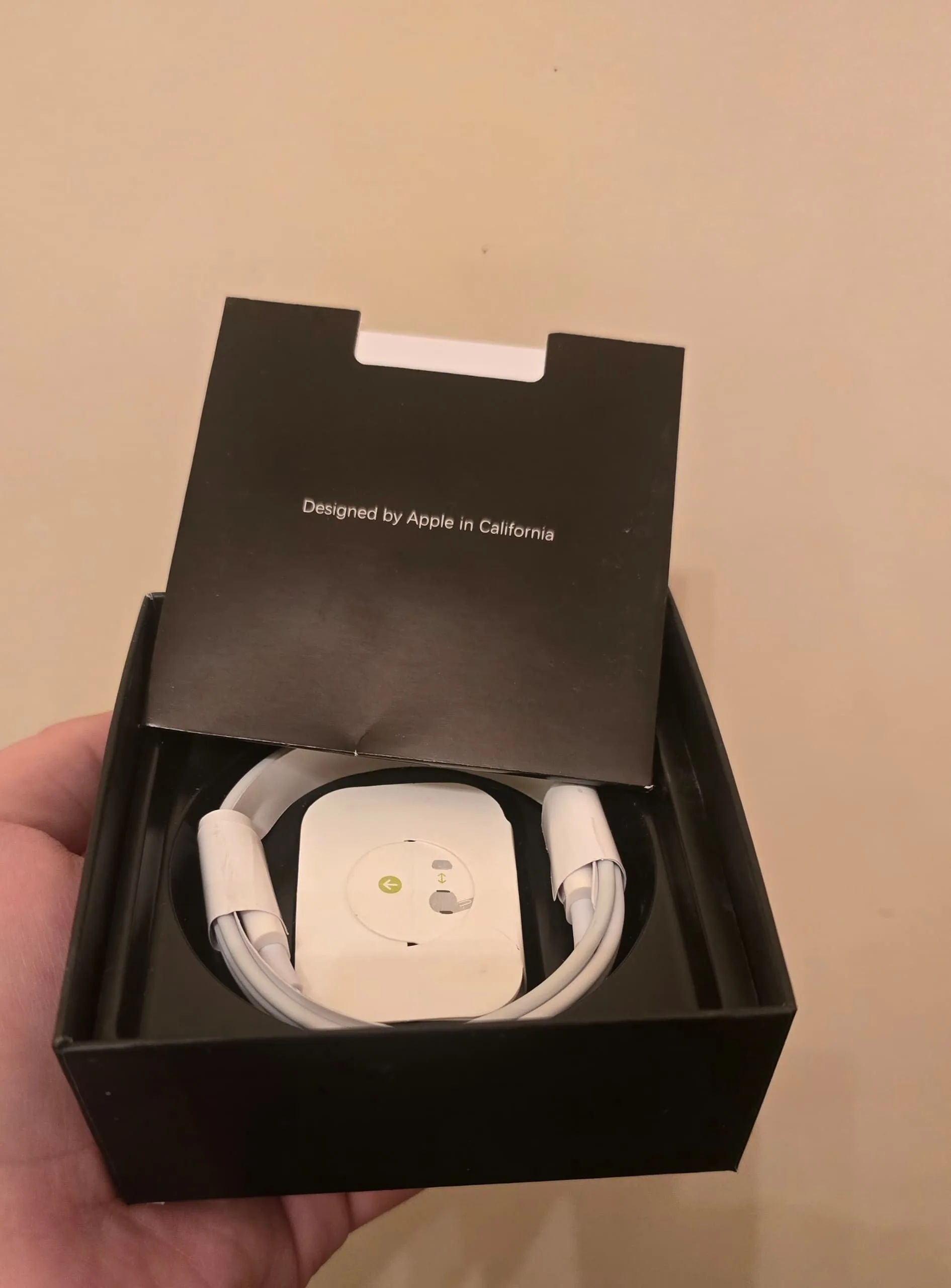 سماعات ايربودز كوبي ون