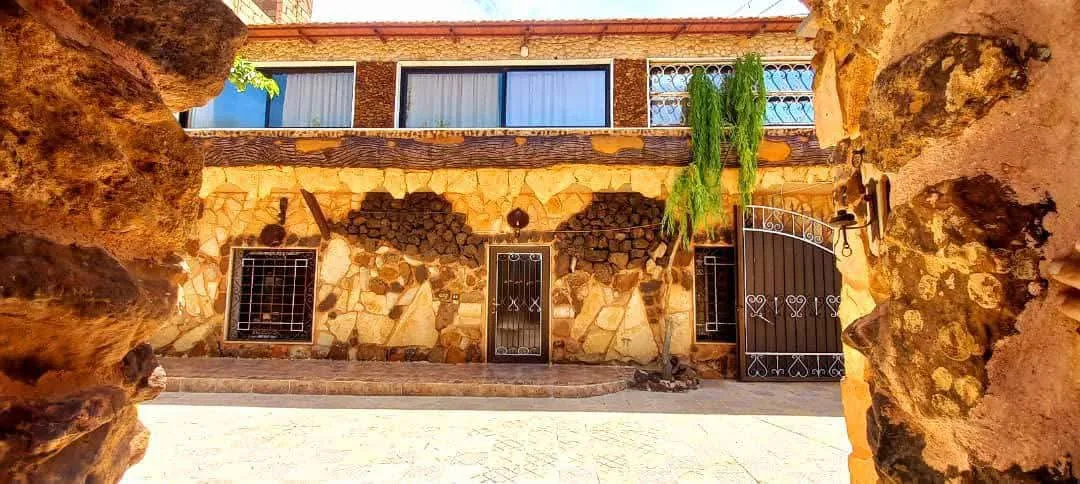 بيت للبيع في المزه