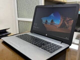 hp-15-ac123tx-core-i5-laptop-15-inch-1000×1000-1