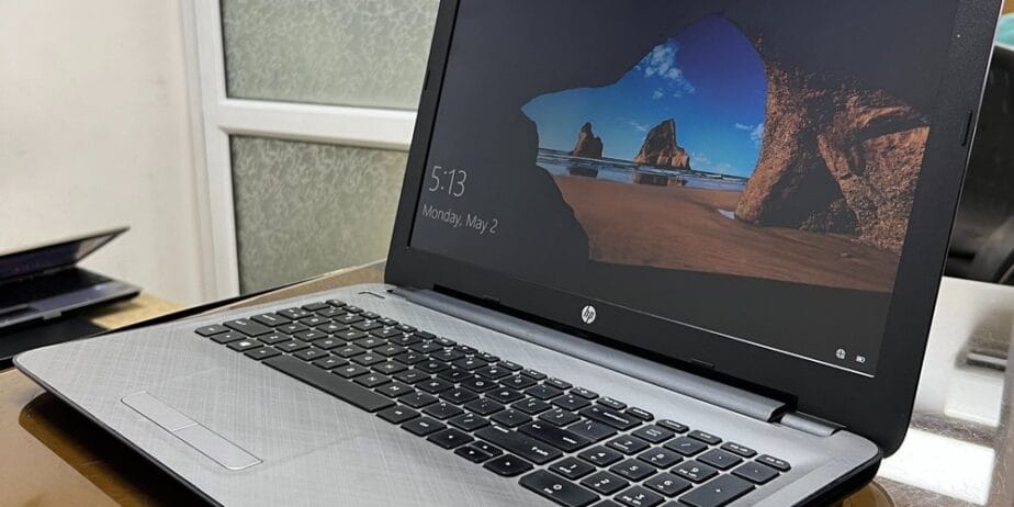 HP Laptop 15″ i5, 8GB RAM