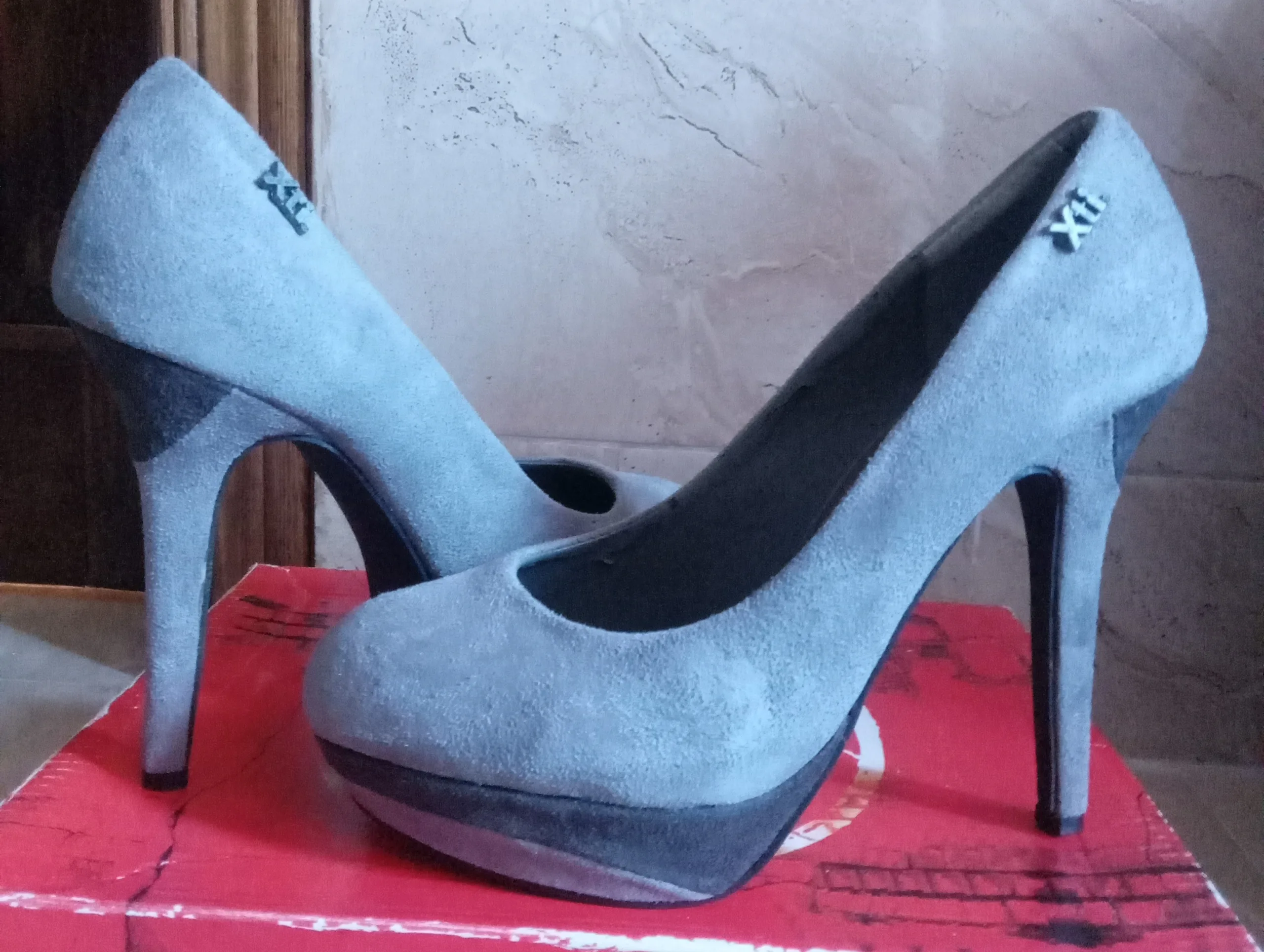 حذاء نسائي كعب